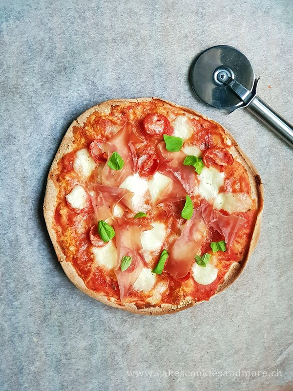 Fladenbrot Pizza mit Rohschinken