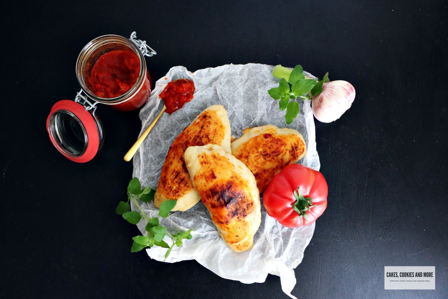 Mini Calyone Mini Calzone - EM-Rezepte - Cakes, Cookies and more