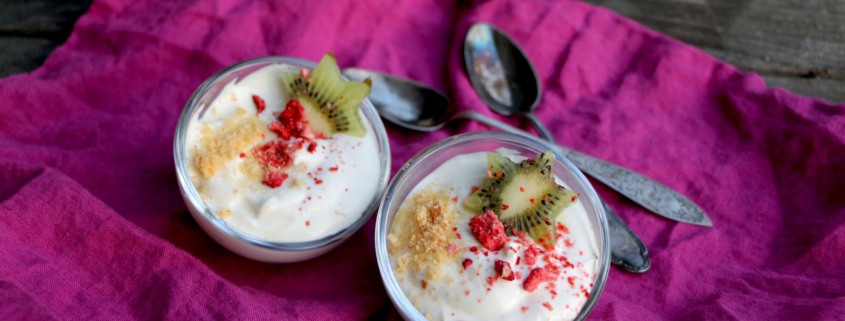 Cheesecake in Gläsern angerichtet