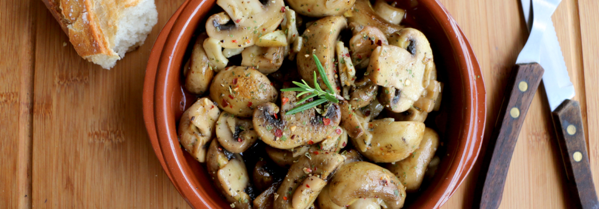 Champignons mit Knoblauch