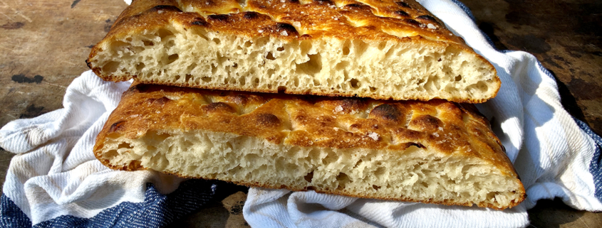 Focaccia mit Übernachtgare im Anschnitt